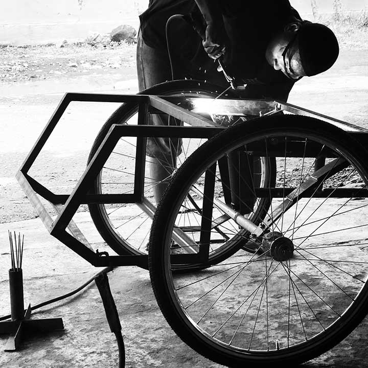 Welding front cab of becak