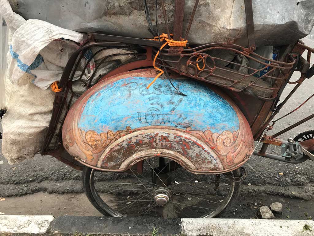 Beautifuly painted wheel cover