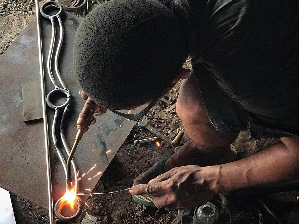 Welding the curvy toe step