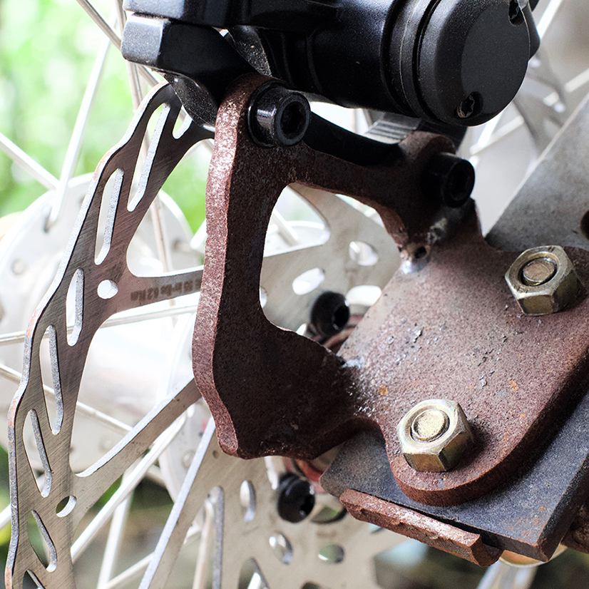 Front disc brake mount